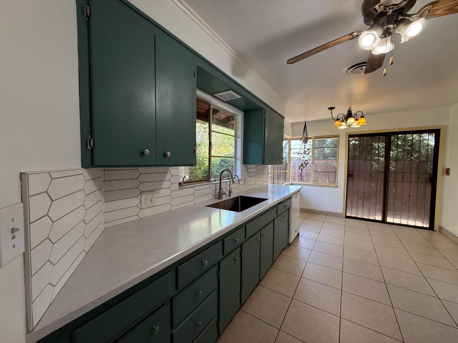 1733 W Harvard Ave, Fresno, CA 93705