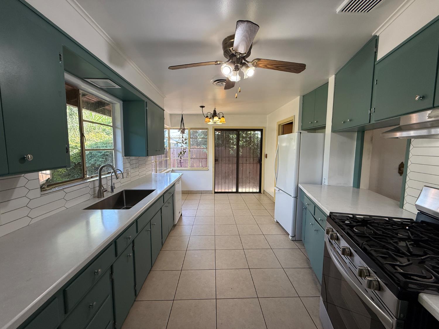 1733 W Harvard Ave, Fresno, CA 93705