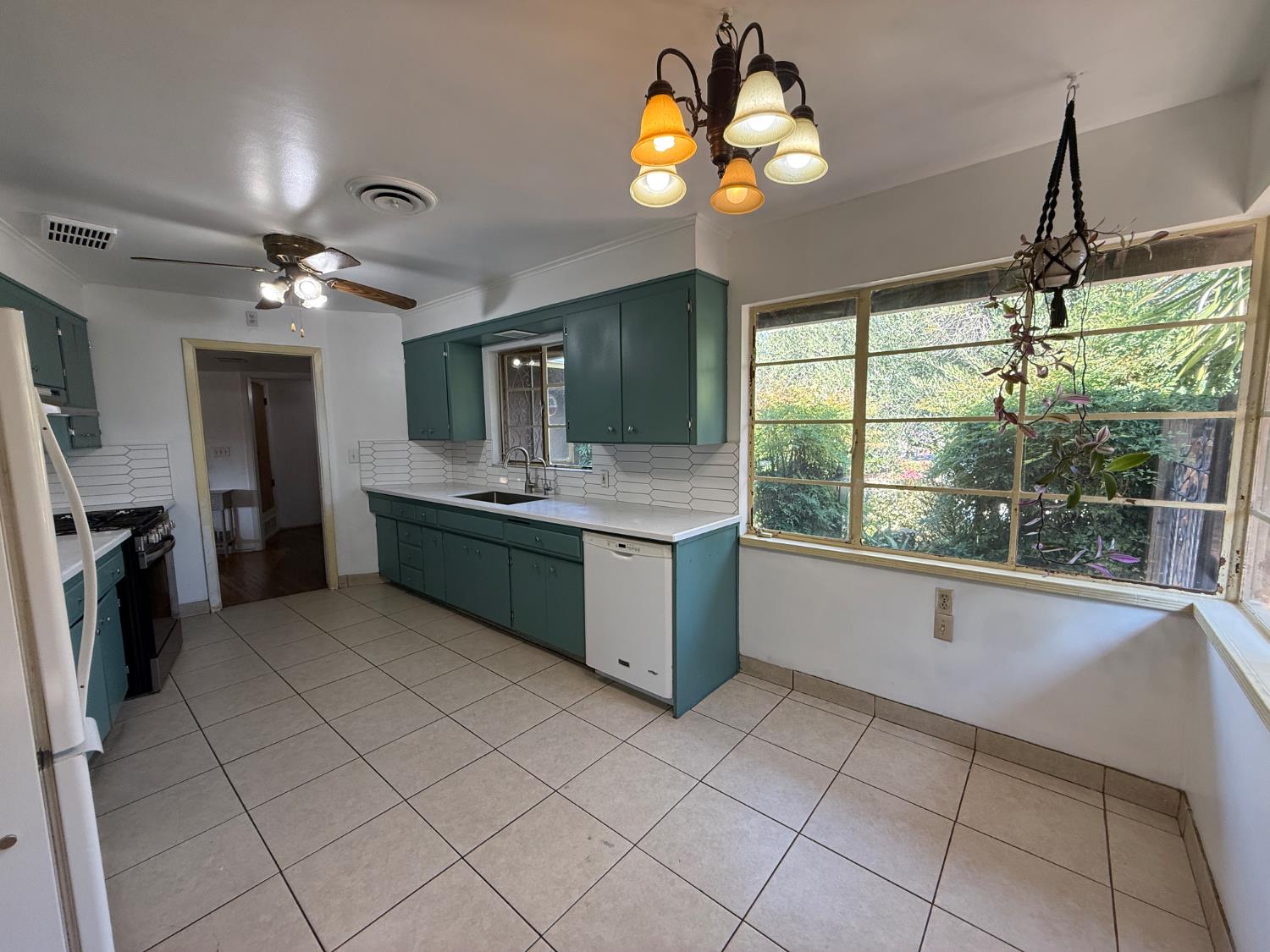 1733 W Harvard Ave, Fresno, CA 93705