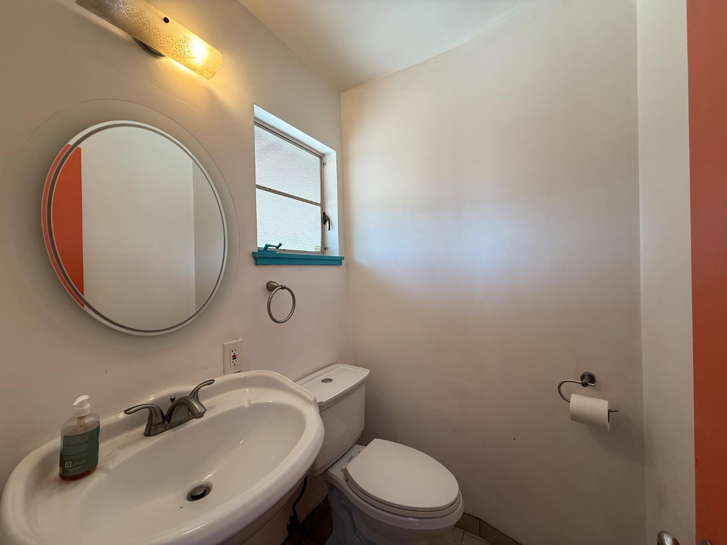 1733 W Harvard Ave, Fresno, CA 93705