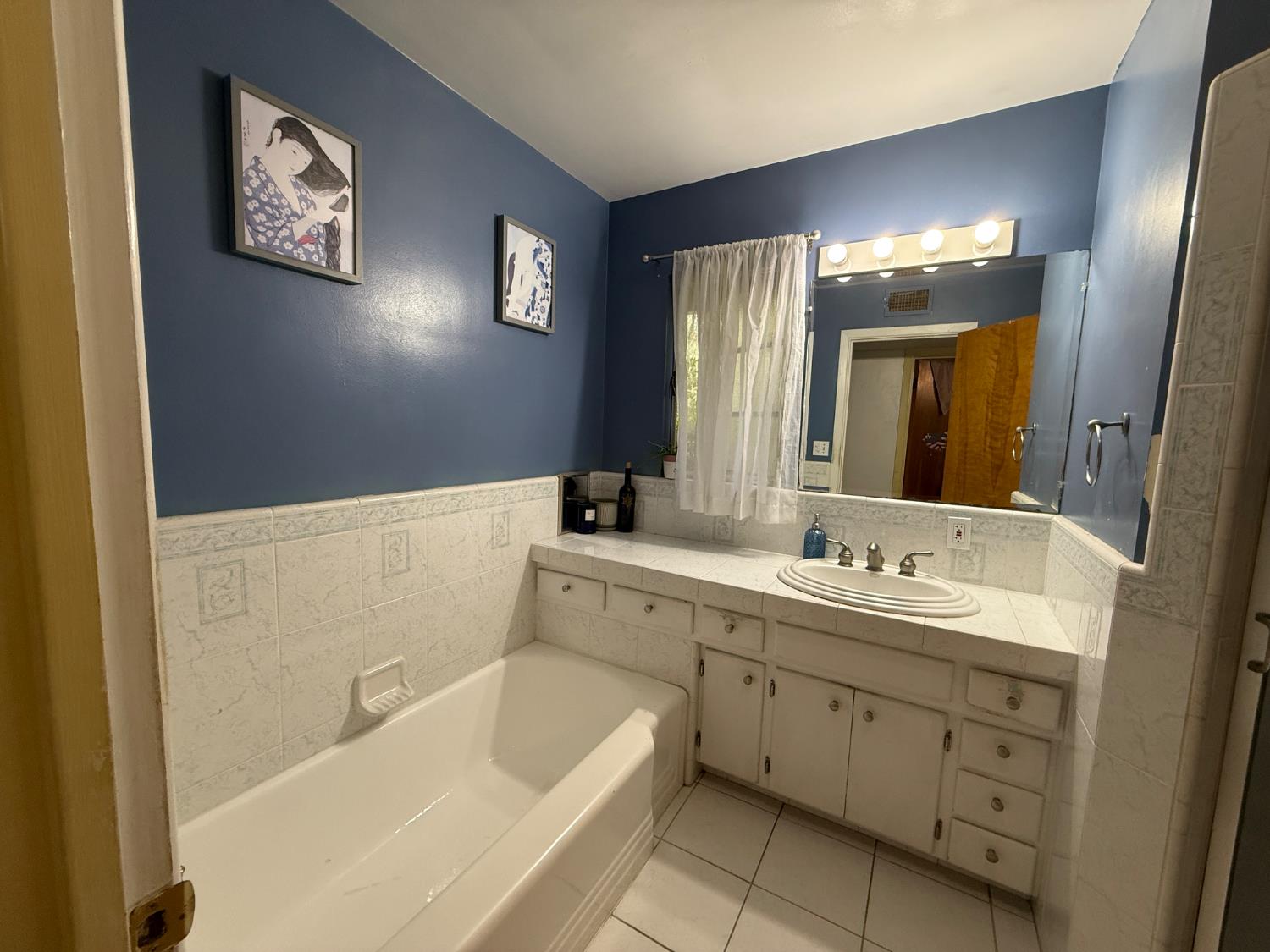 1733 W Harvard Ave, Fresno, CA 93705