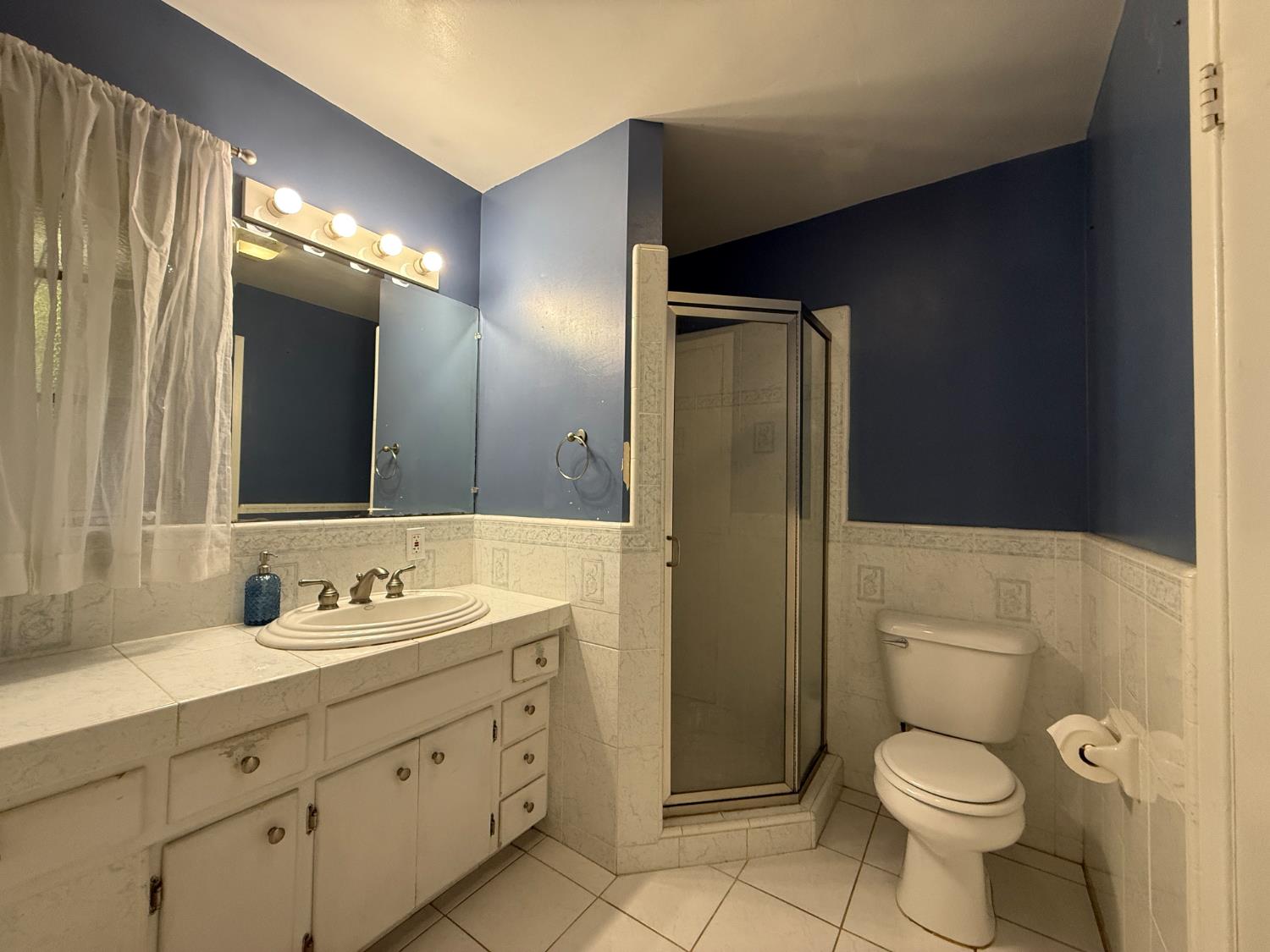 1733 W Harvard Ave, Fresno, CA 93705