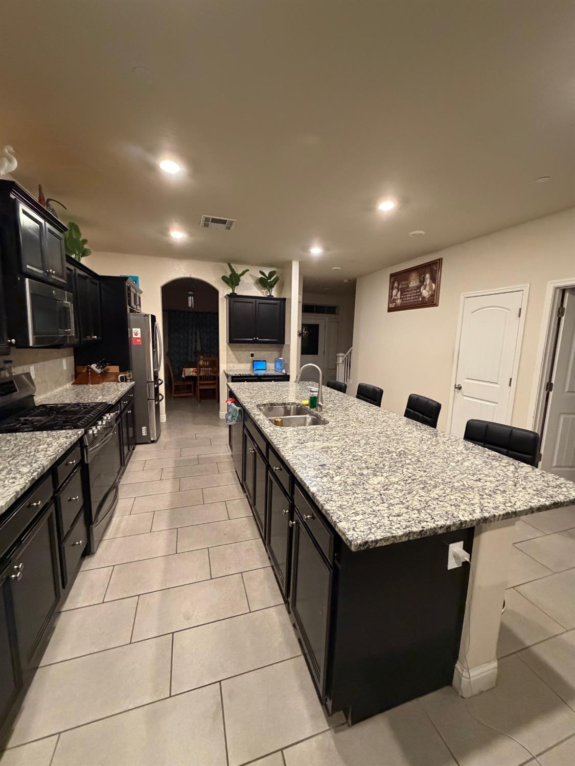 1616 N Delbert Ave, Fresno, CA 93722