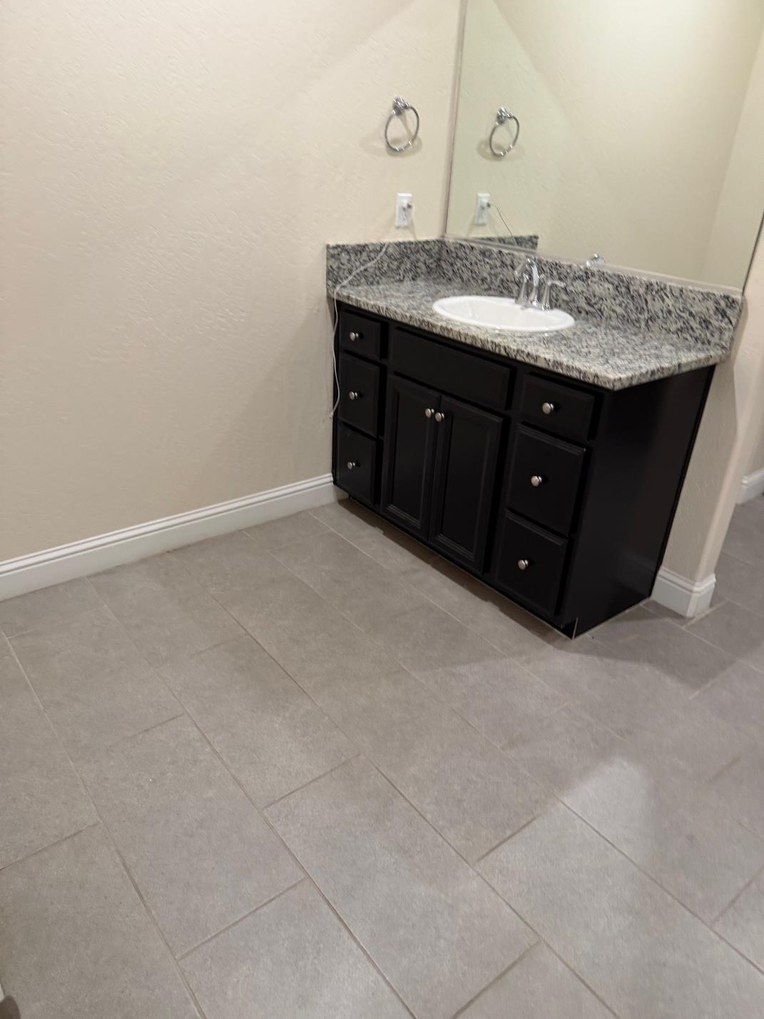 1616 N Delbert Ave, Fresno, CA 93722