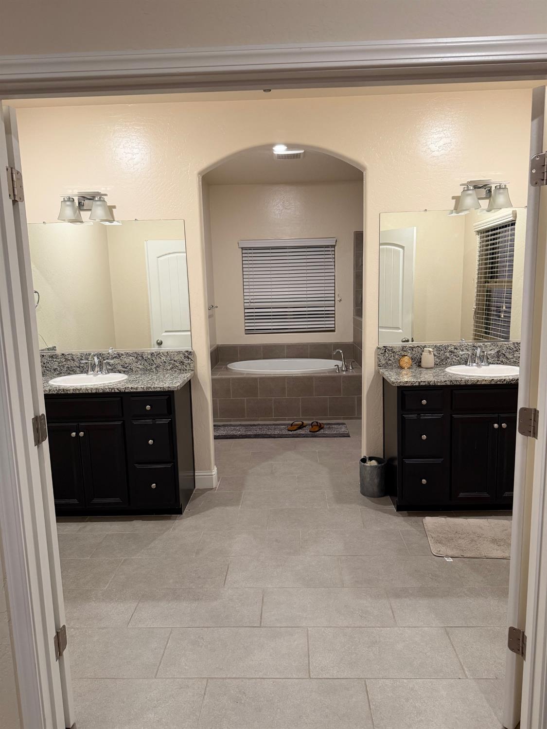 1616 N Delbert Ave, Fresno, CA 93722