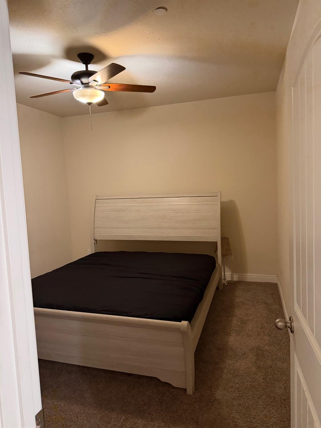 1616 N Delbert Ave, Fresno, CA 93722