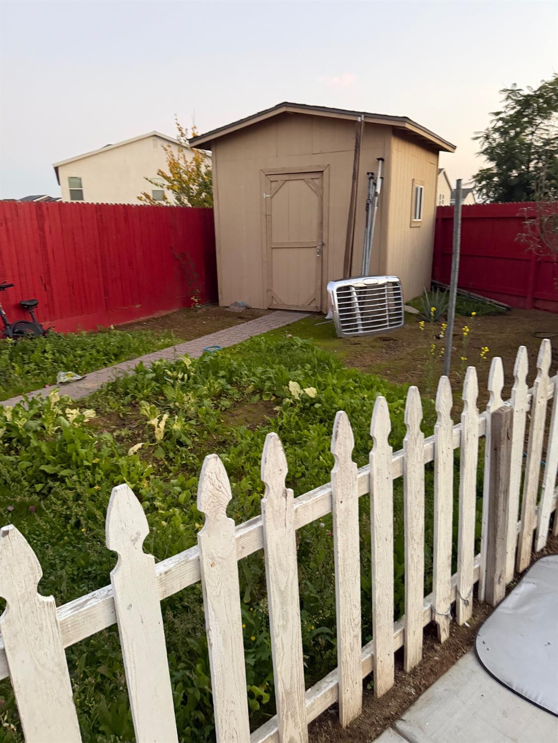 1616 N Delbert Ave, Fresno, CA 93722