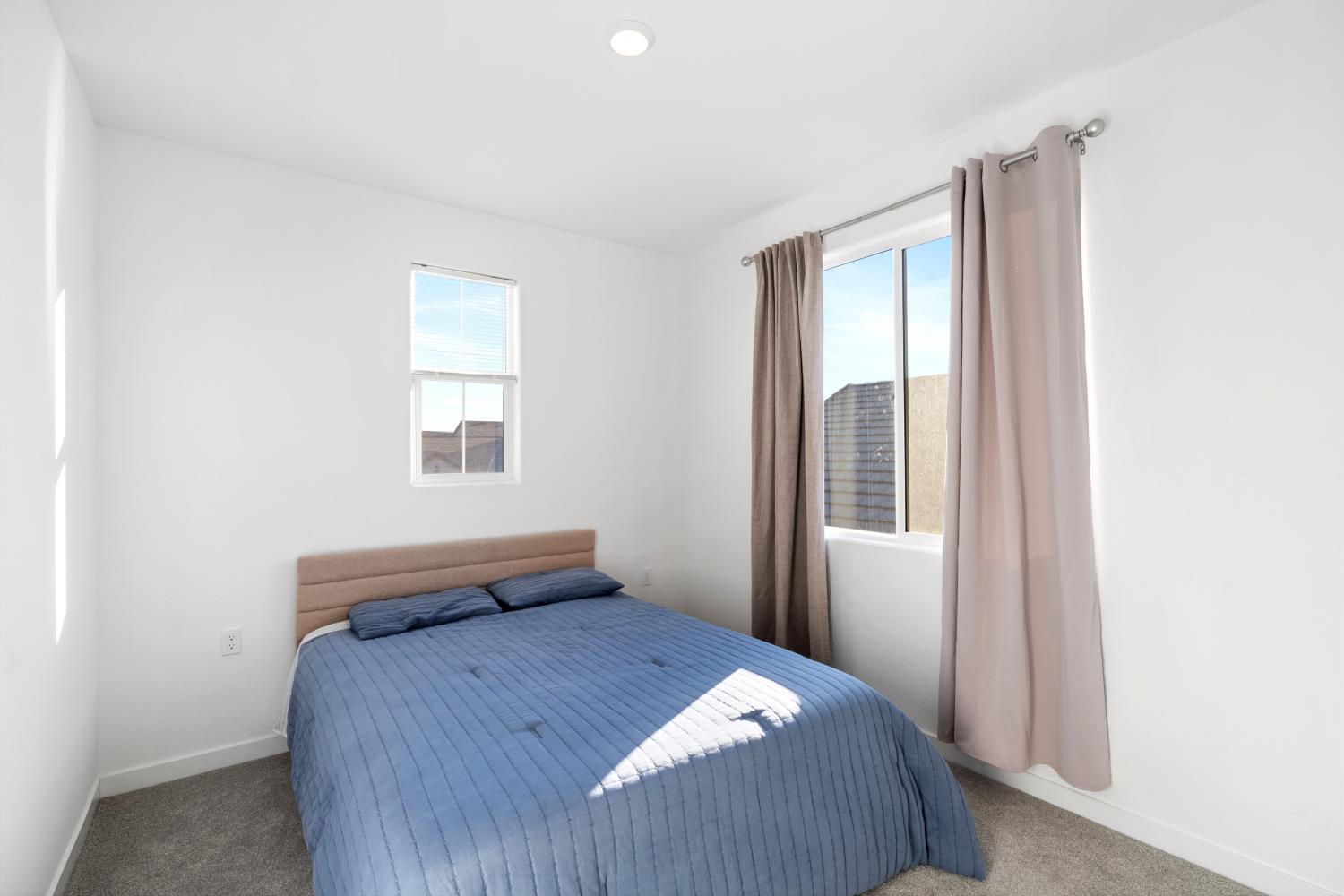 7020 W Holland Ave, Fresno, CA 93723