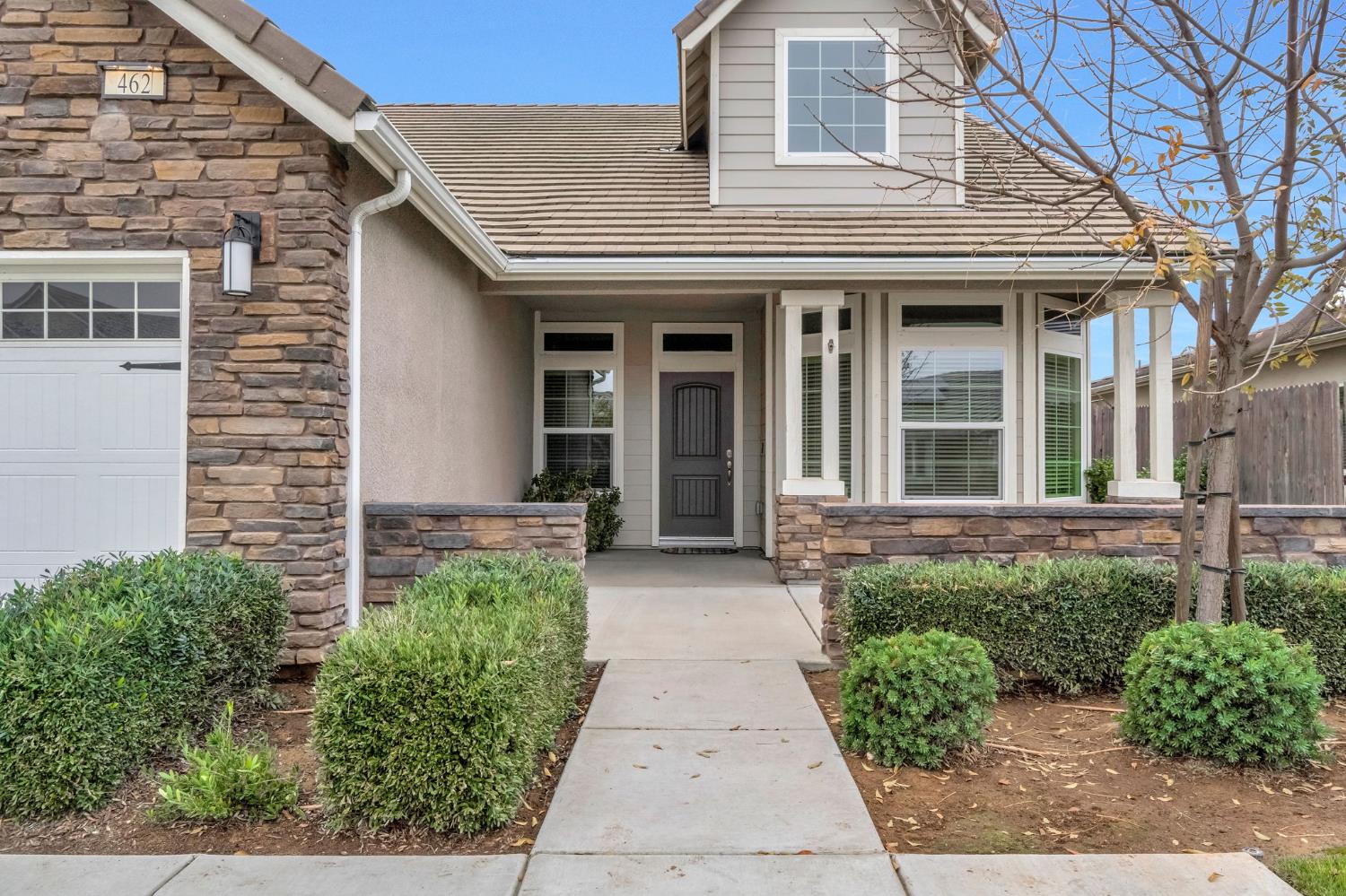 462 S Crescent Ln, Madera, CA 93636