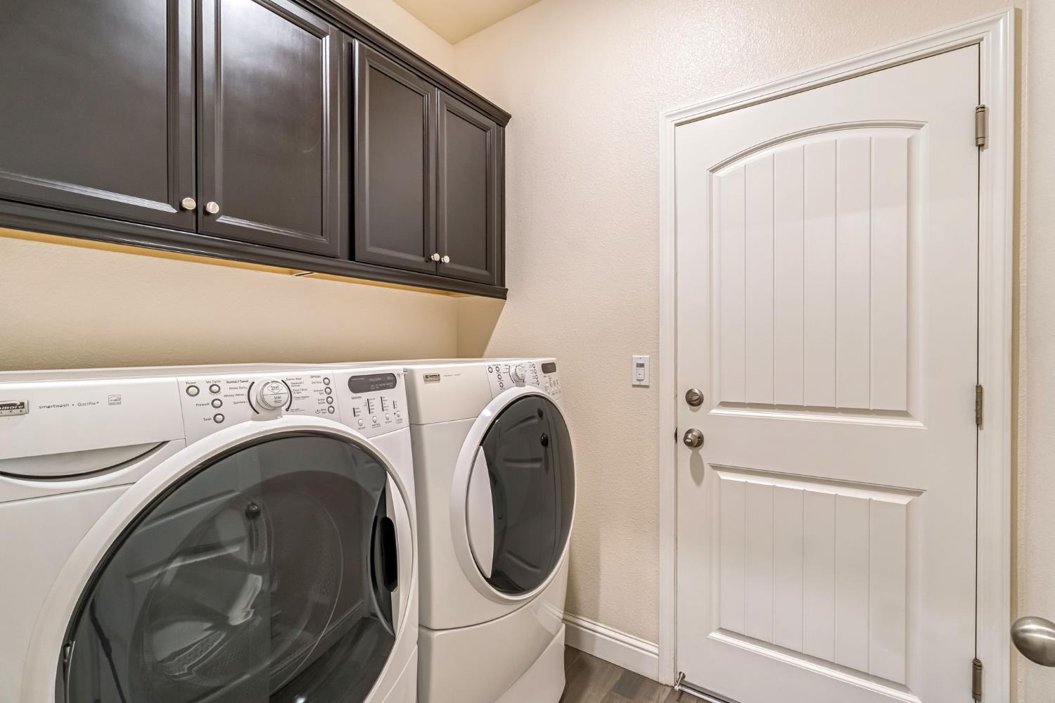 462 S Crescent Ln, Madera, CA 93636