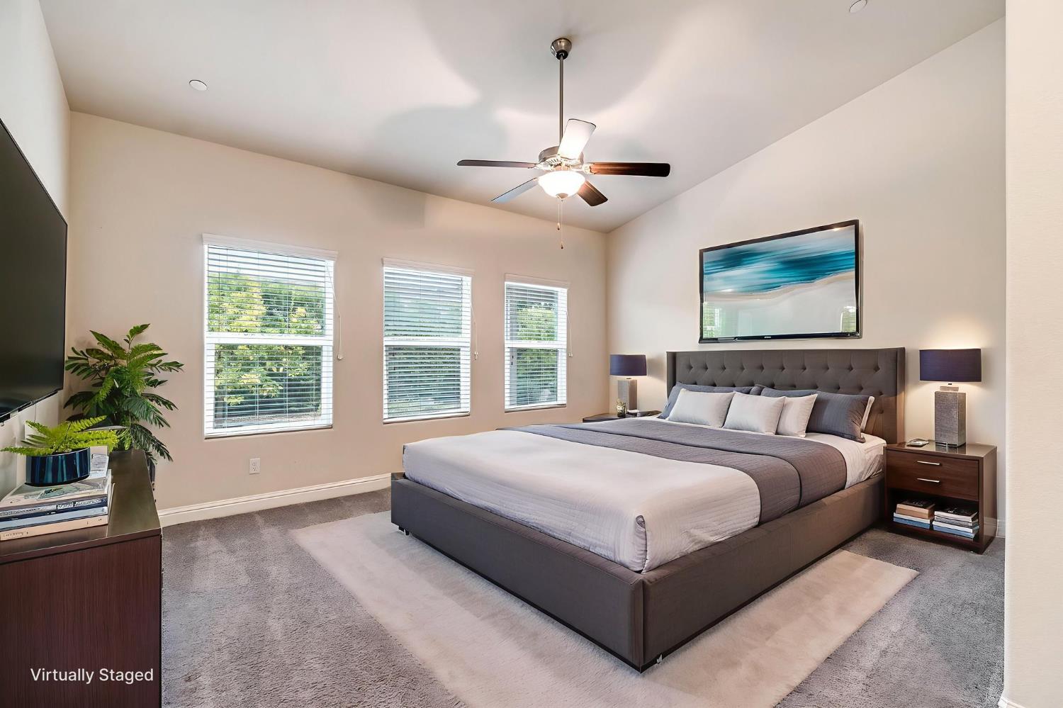 462 S Crescent Ln, Madera, CA 93636