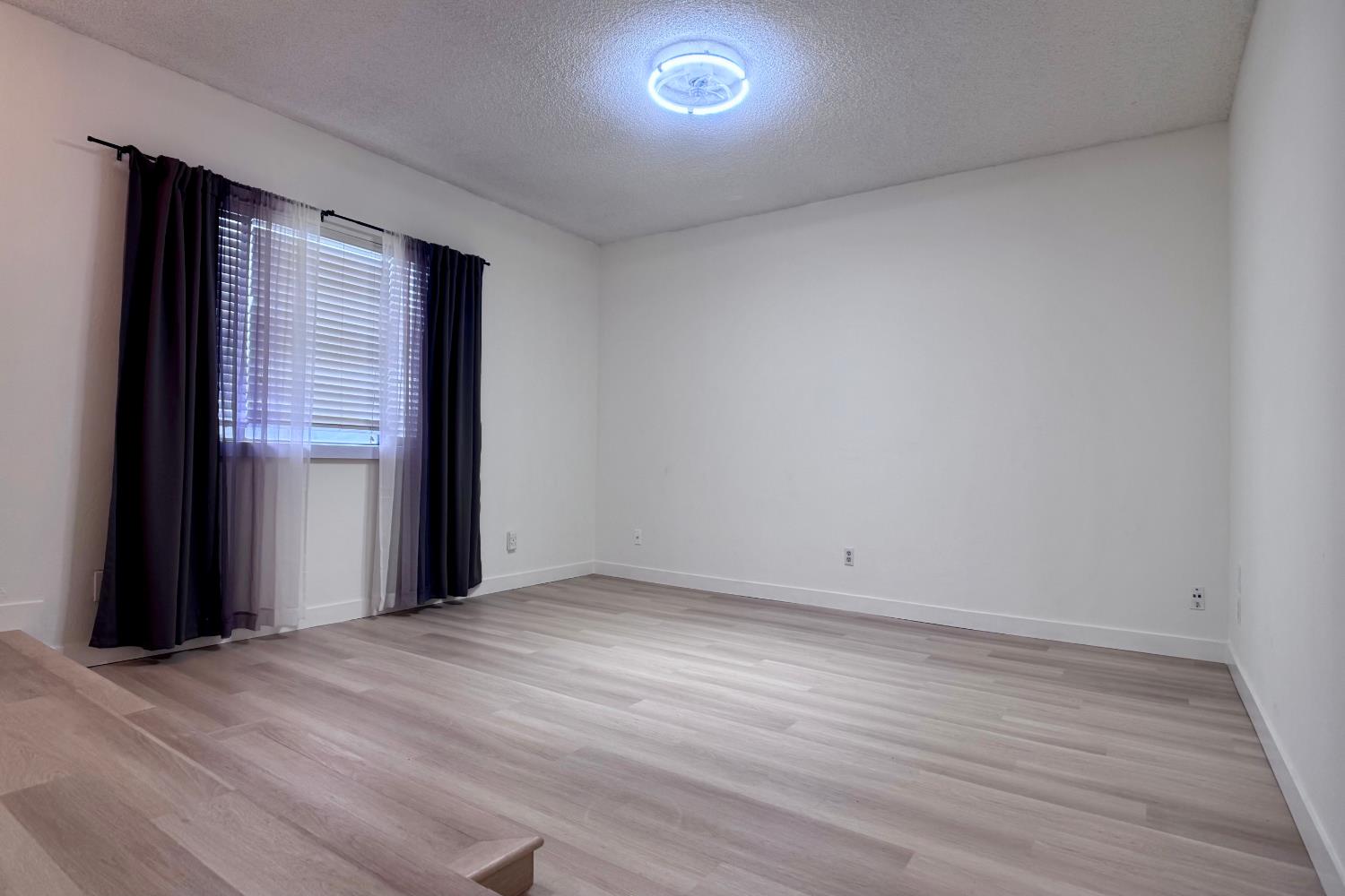 1478 E Magill Ave, Fresno, CA 93710