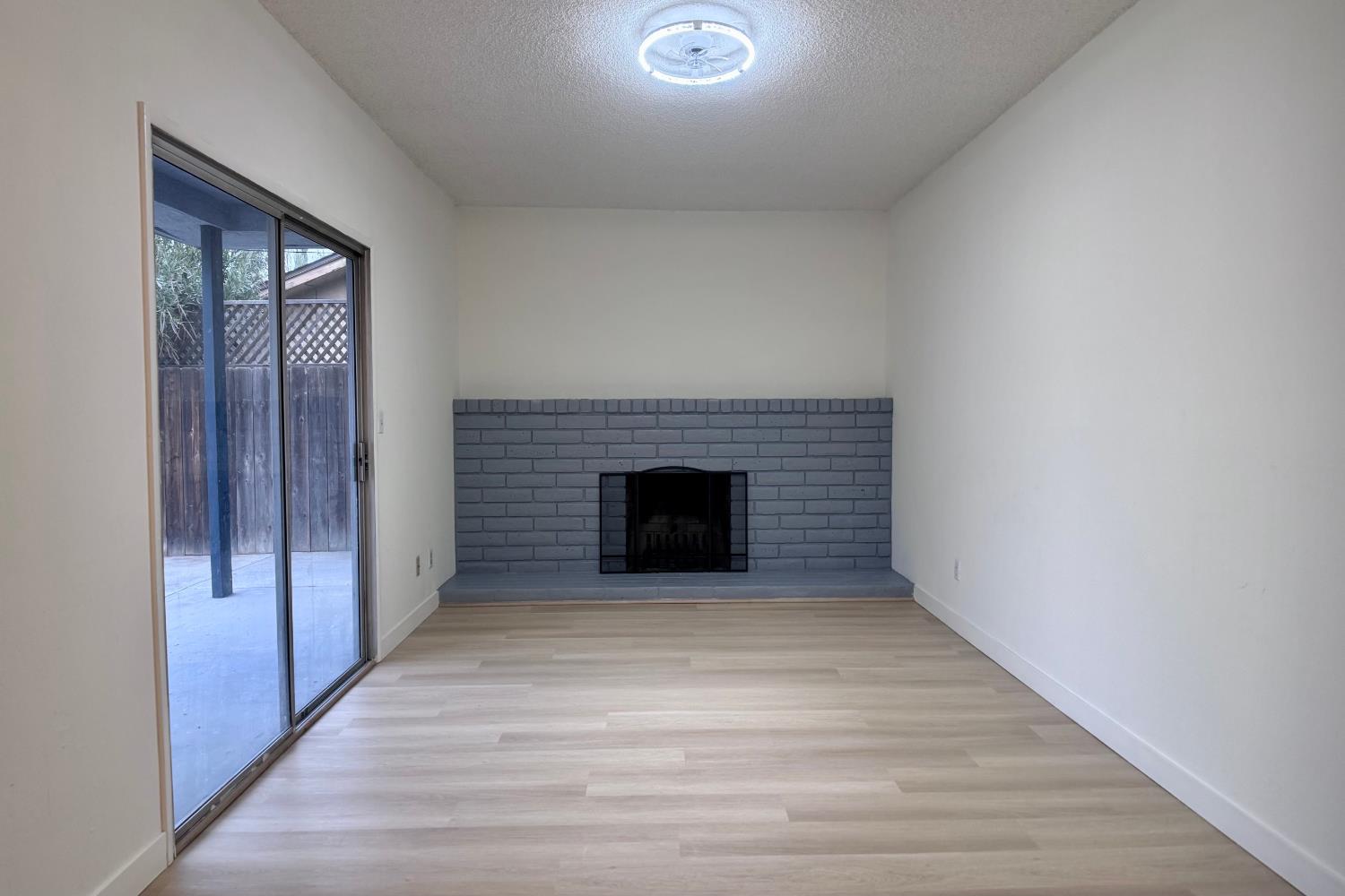 1478 E Magill Ave, Fresno, CA 93710