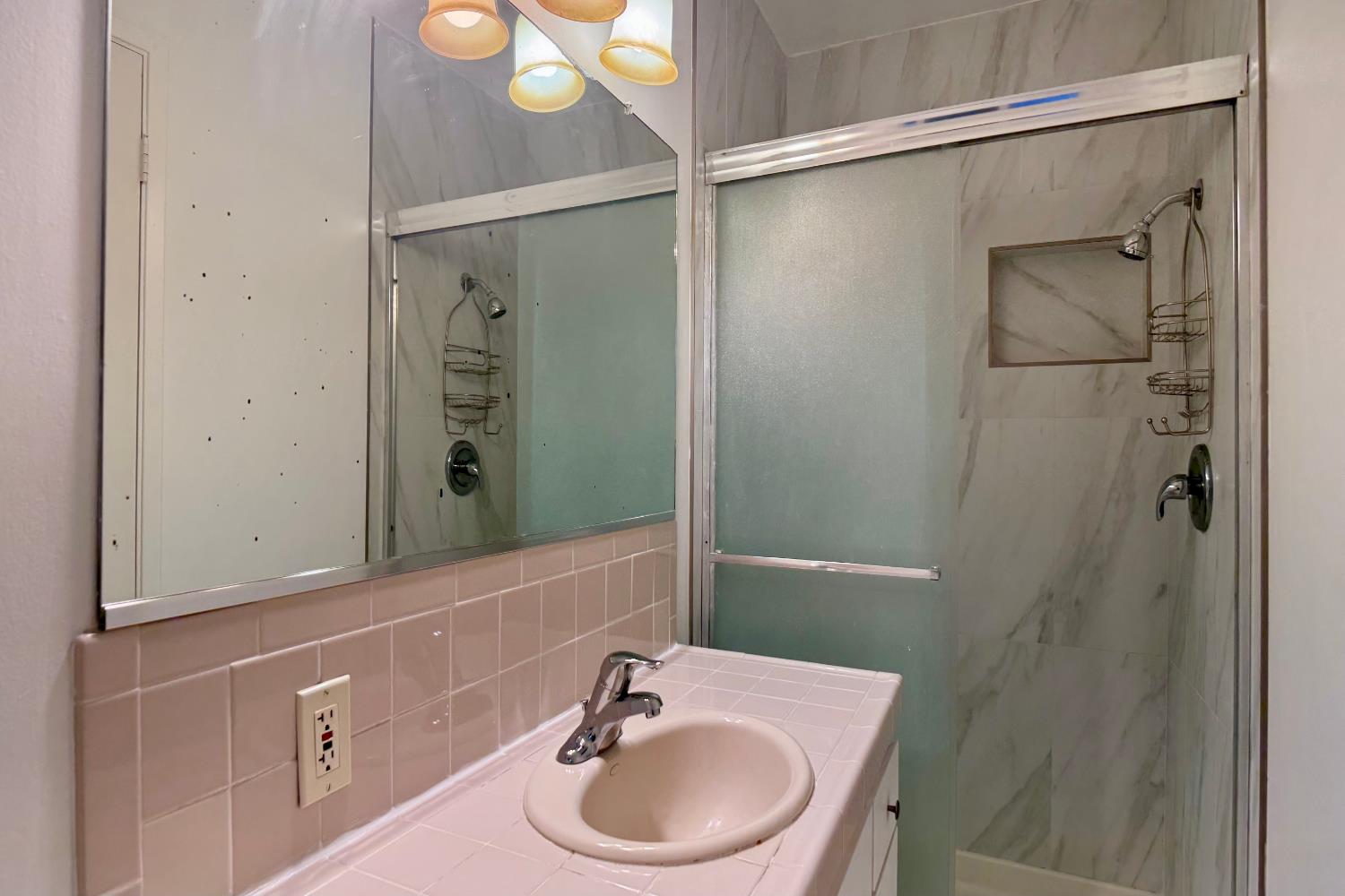 1478 E Magill Ave, Fresno, CA 93710