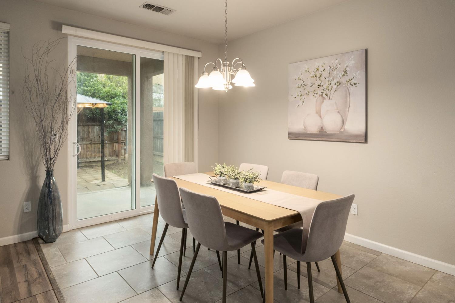 3448 El Molino Ave, Clovis, CA 93619