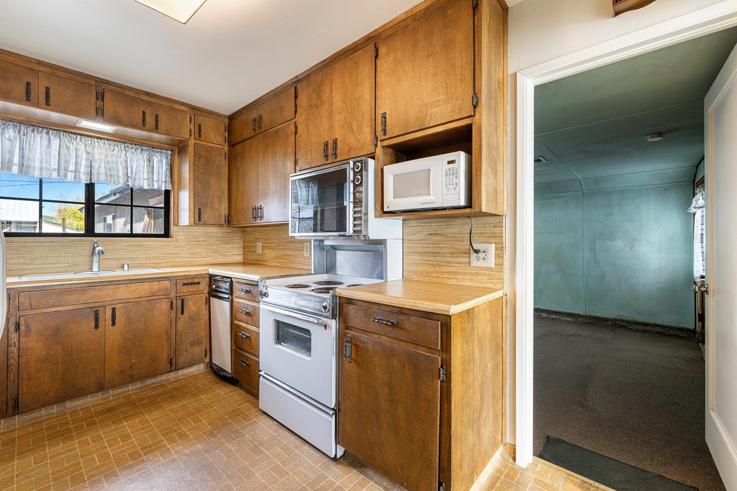 183 Harrison St., Coalinga, CA 93210