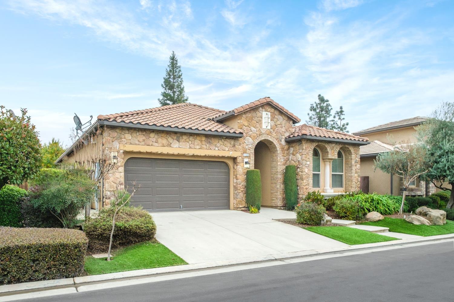 11348 N Via Montessori Dr, Fresno, CA 93730
