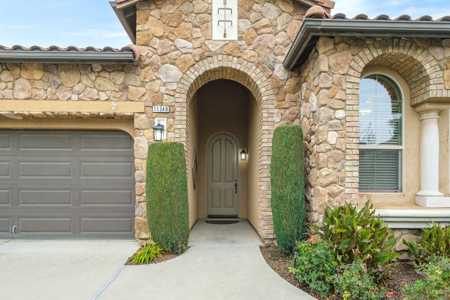 11348 N Via Montessori Dr, Fresno, CA 93730