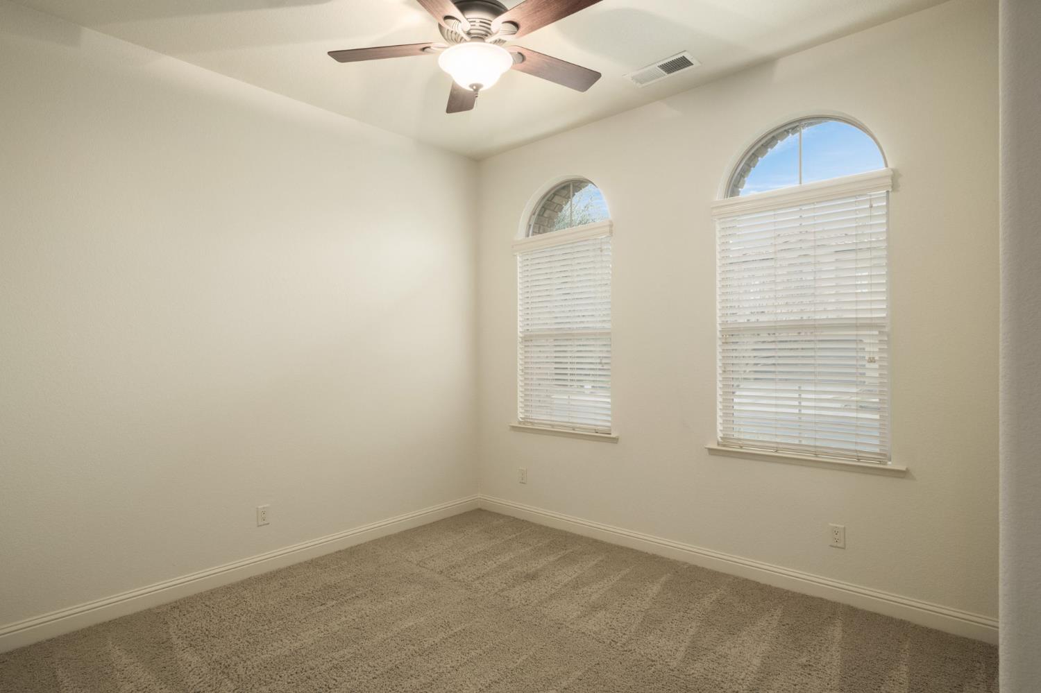 11348 N Via Montessori Dr, Fresno, CA 93730