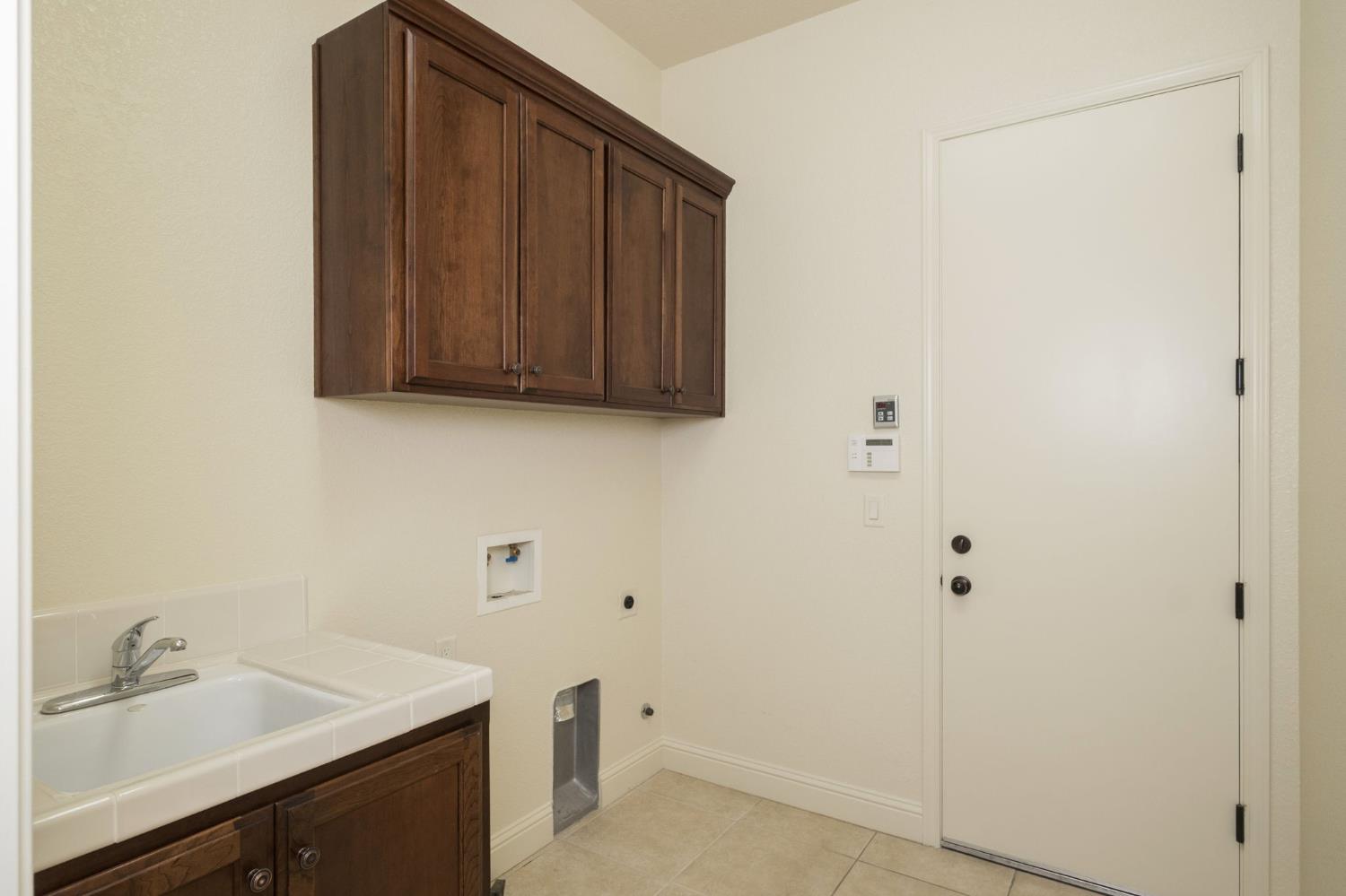 11348 N Via Montessori Dr, Fresno, CA 93730