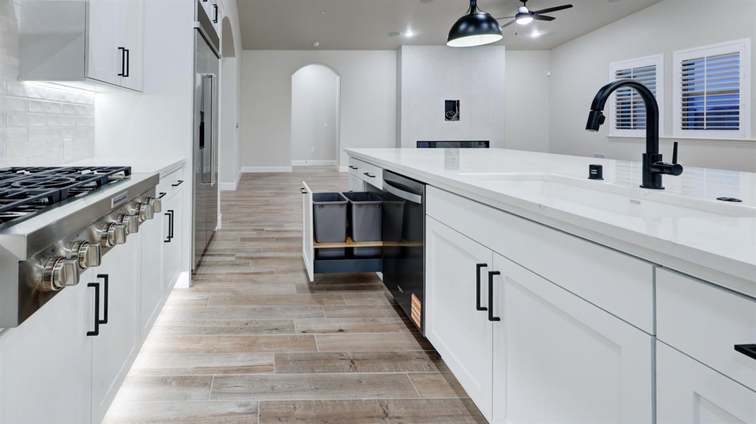 1644 N Blackwood Ave, Clovis, CA 93619