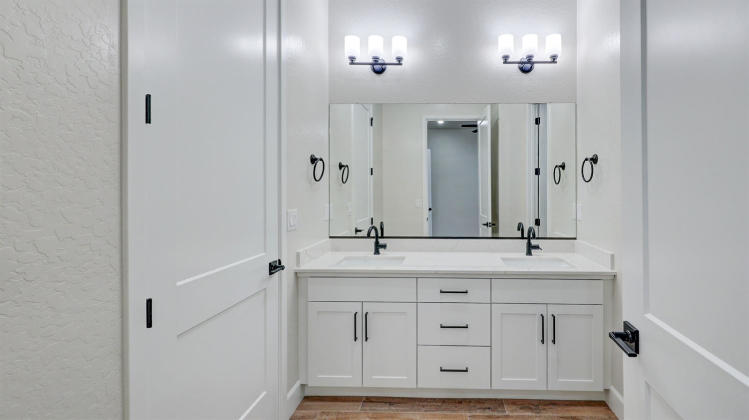 1644 N Blackwood Ave, Clovis, CA 93619