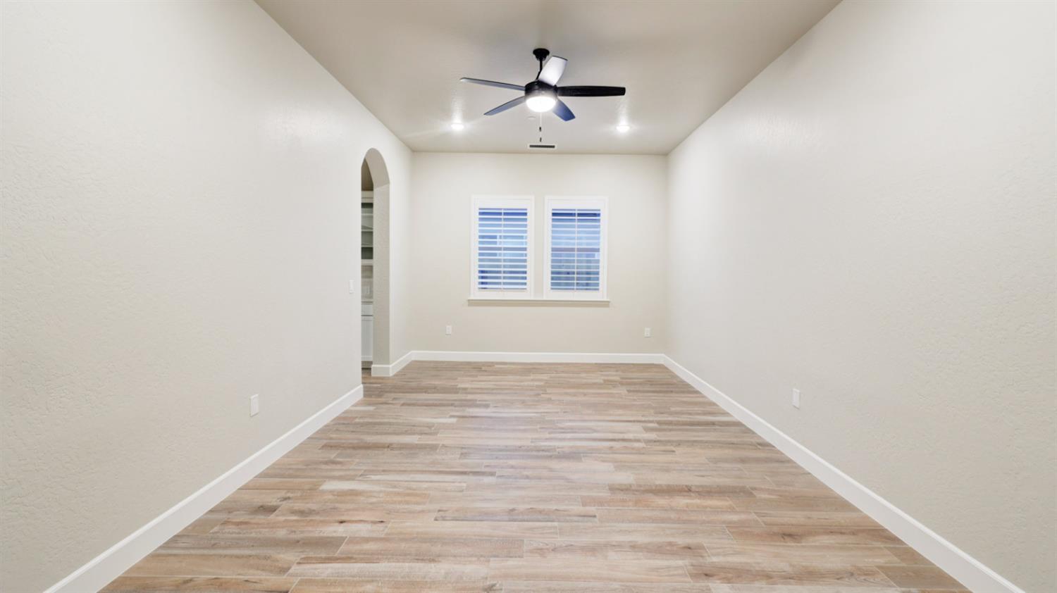 1644 N Blackwood Ave, Clovis, CA 93619