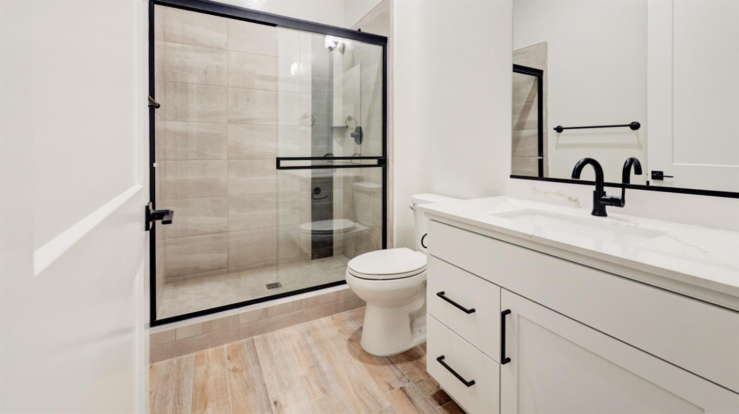 1644 N Blackwood Ave, Clovis, CA 93619