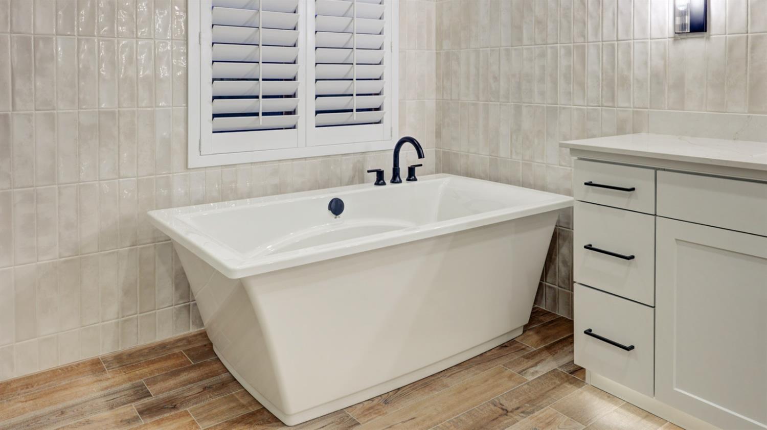 1644 N Blackwood Ave, Clovis, CA 93619