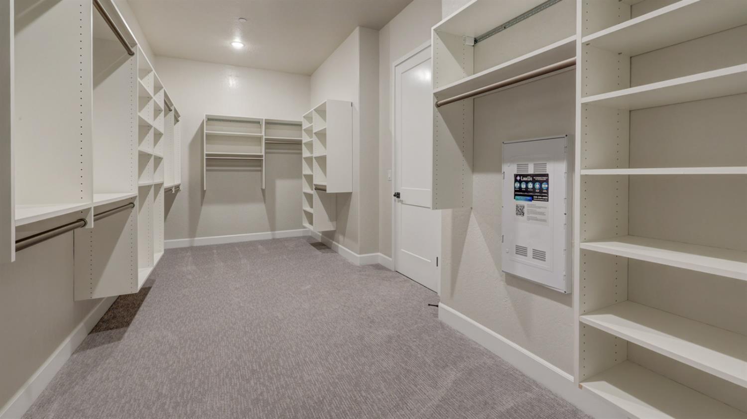 1644 N Blackwood Ave, Clovis, CA 93619