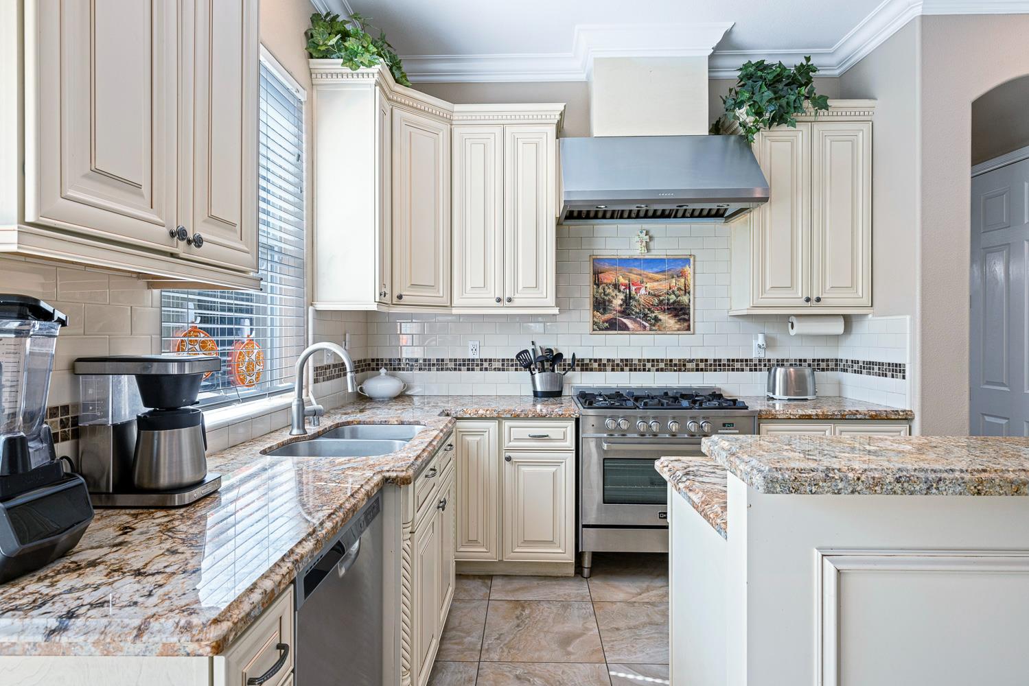 3133 Everglade Ave, Clovis, CA 93619