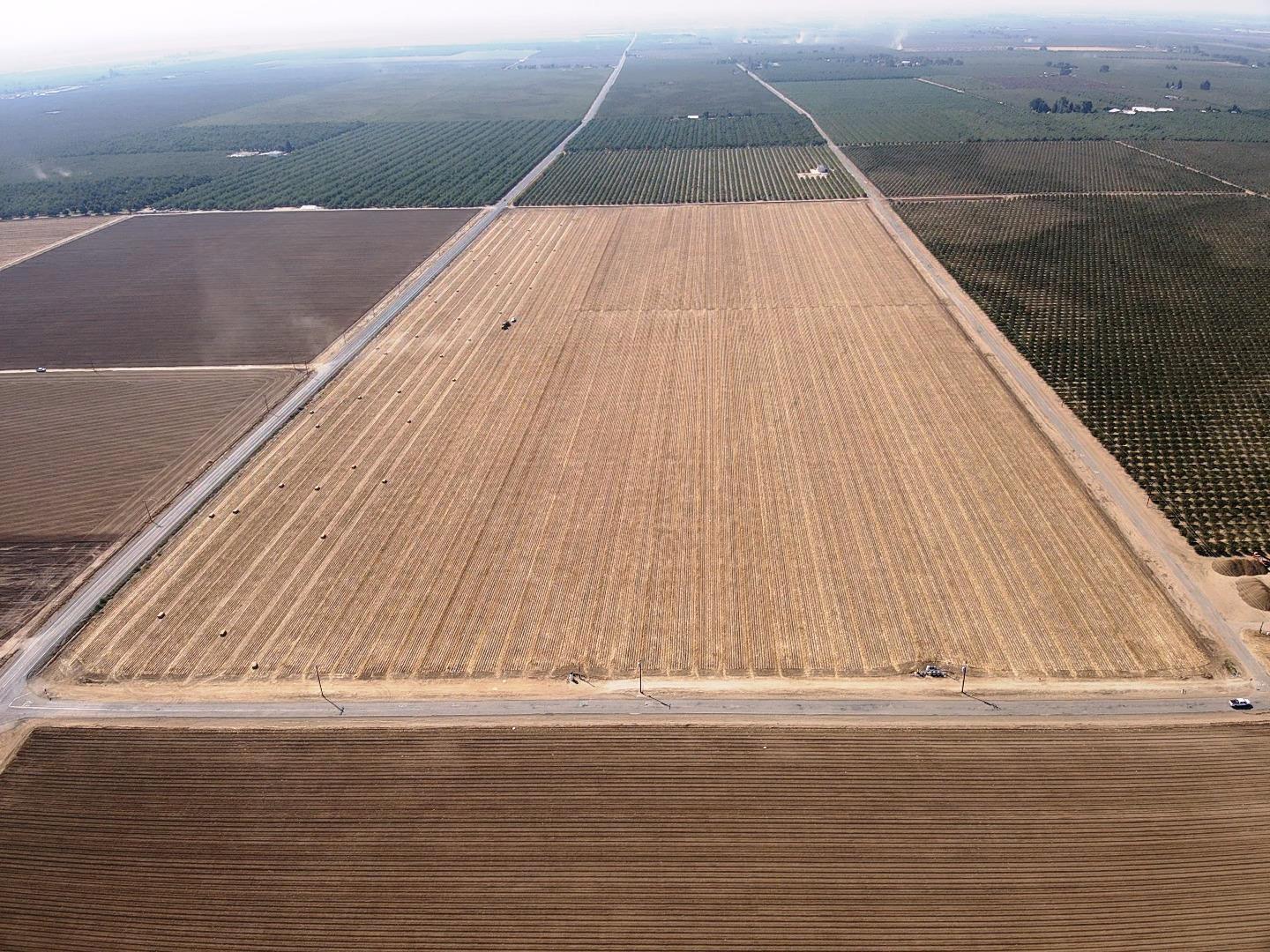 1 Le Grand & Burchell, Le Grand, CA 95333