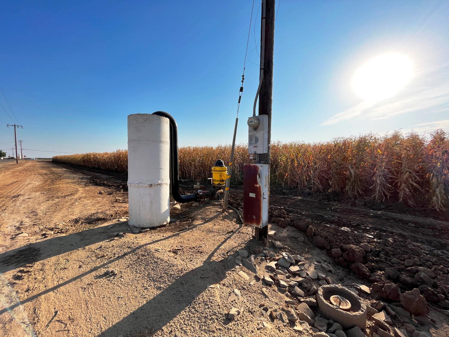 1 Le Grand & Burchell, Le Grand, CA 95333