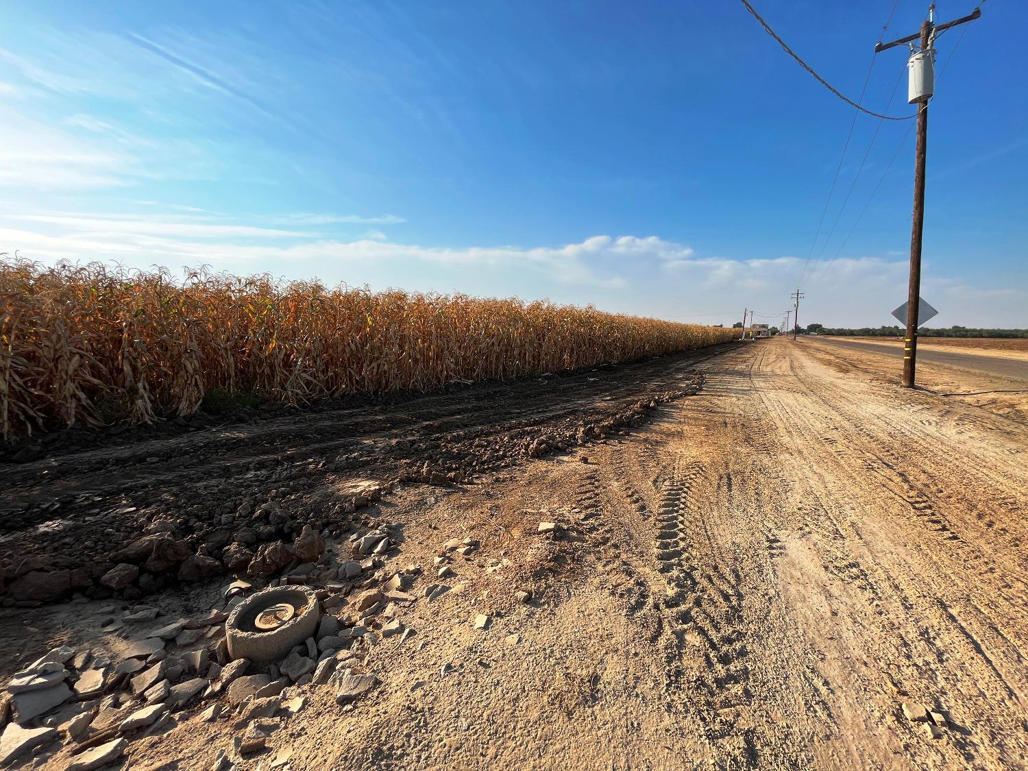 1 Le Grand & Burchell, Le Grand, CA 95333