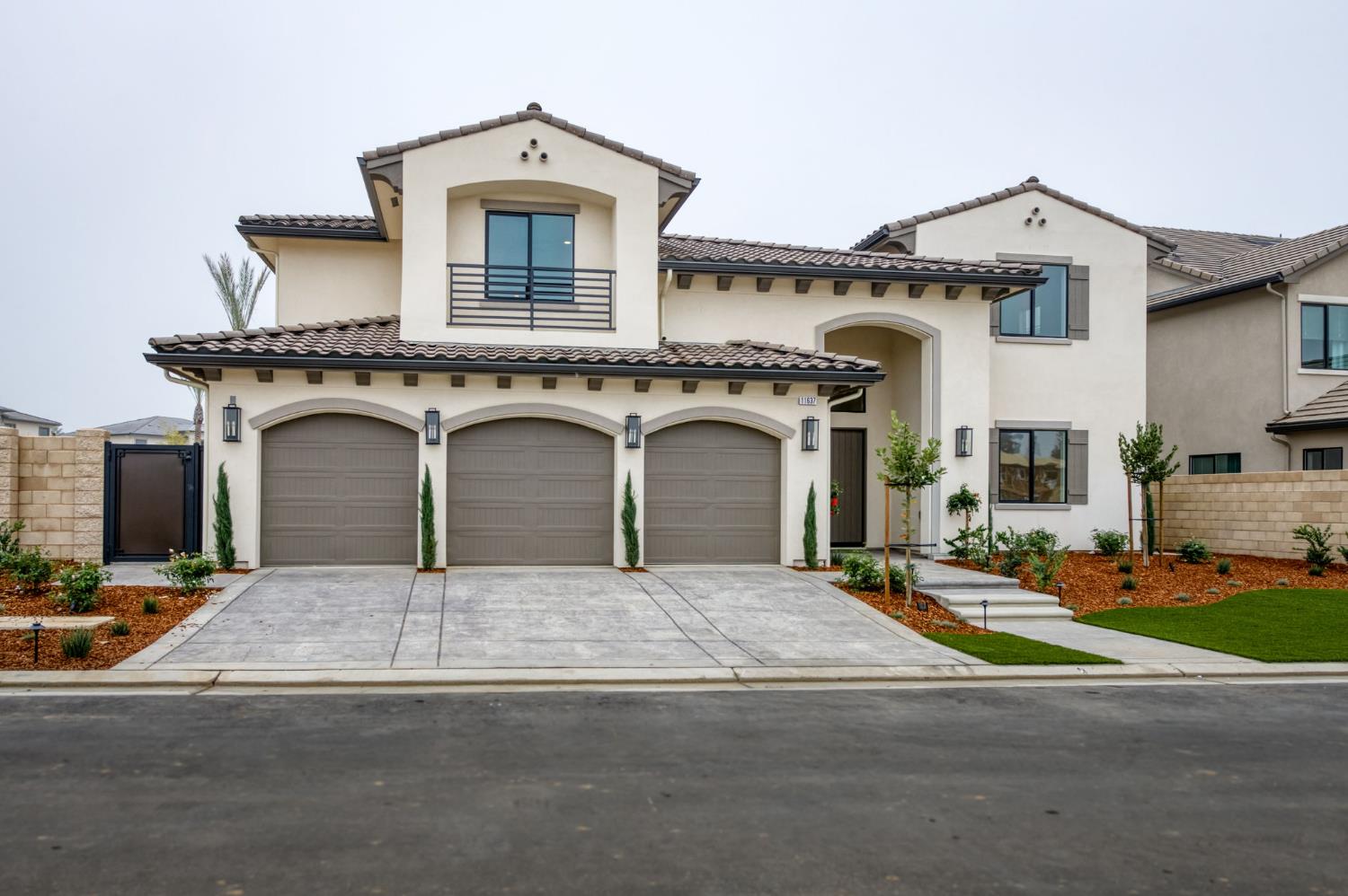 11637 N Trevino Ln, Fresno, CA 93730