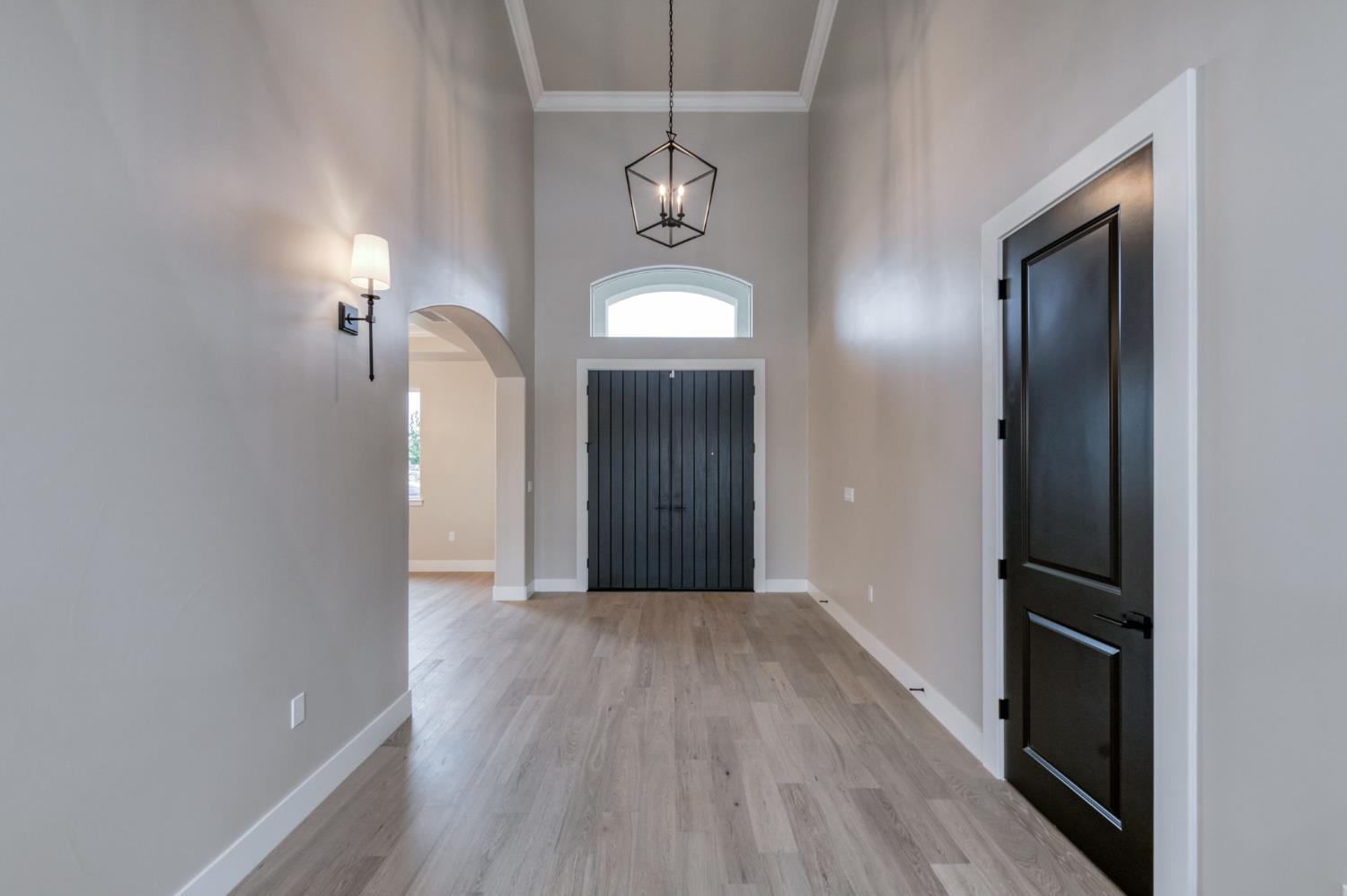 11637 N Trevino Ln, Fresno, CA 93730