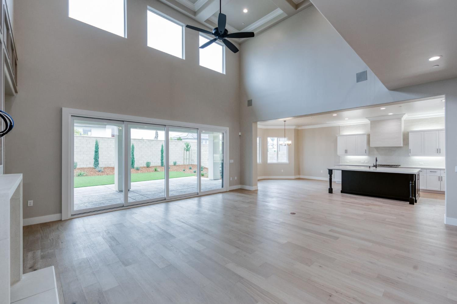 11637 N Trevino Ln, Fresno, CA 93730