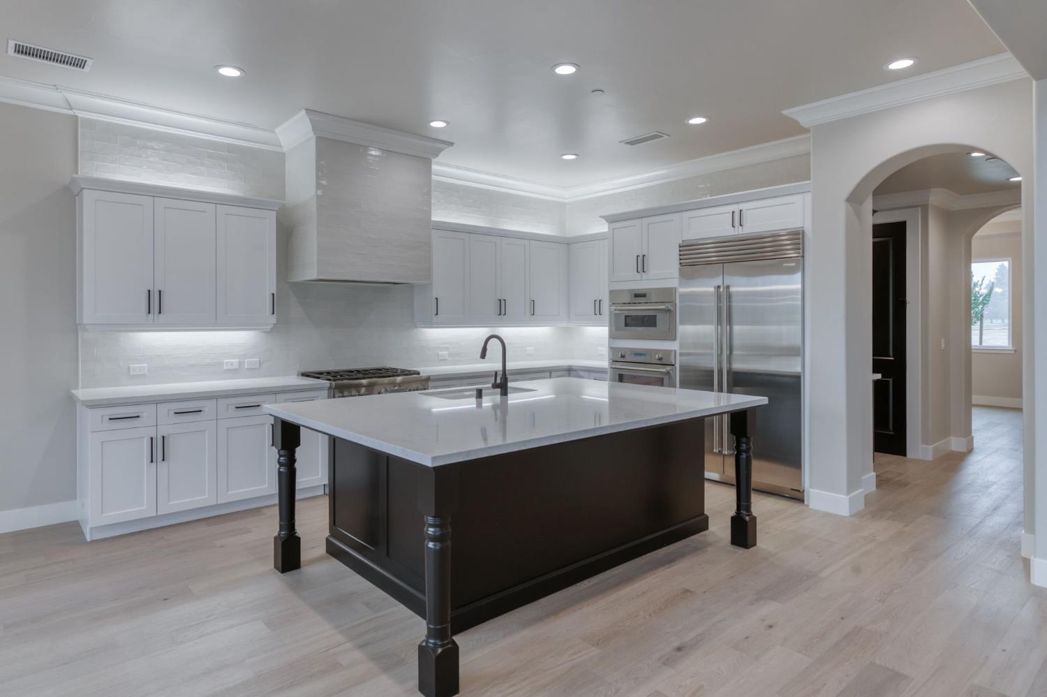 11637 N Trevino Ln, Fresno, CA 93730