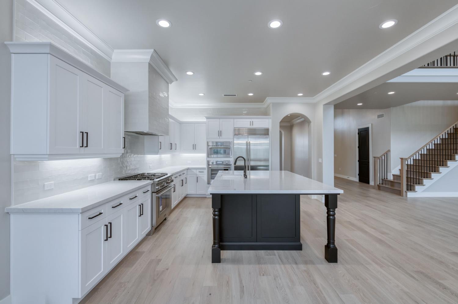 11637 N Trevino Ln, Fresno, CA 93730