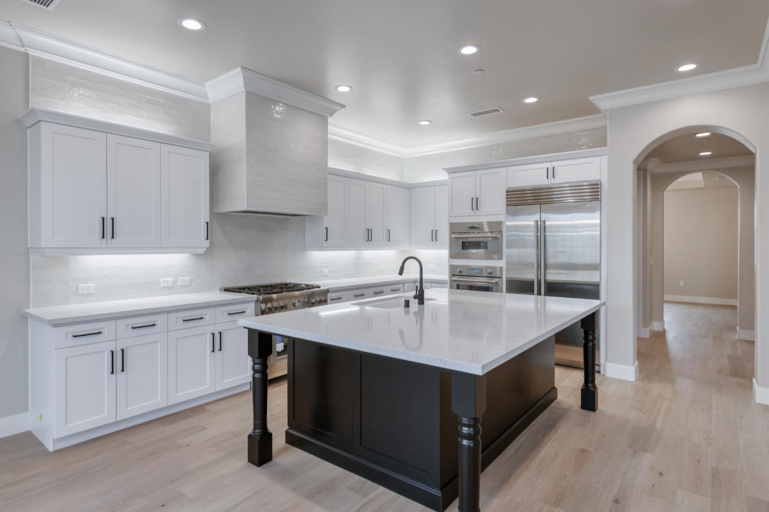 11637 N Trevino Ln, Fresno, CA 93730