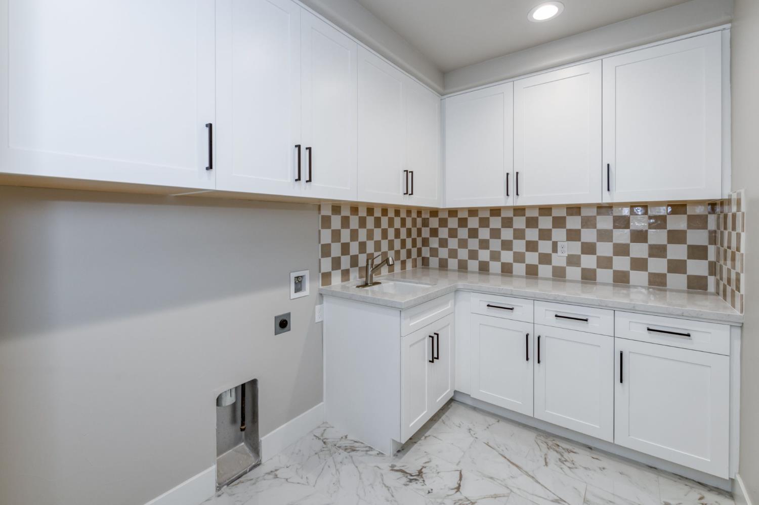 11637 N Trevino Ln, Fresno, CA 93730