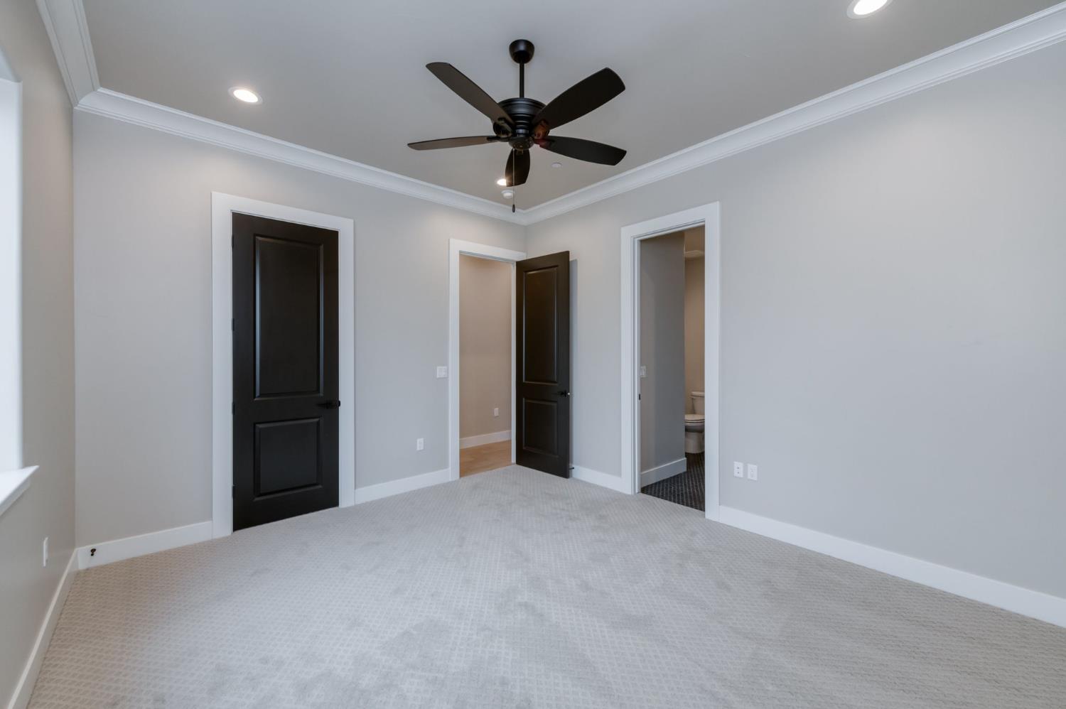 11637 N Trevino Ln, Fresno, CA 93730