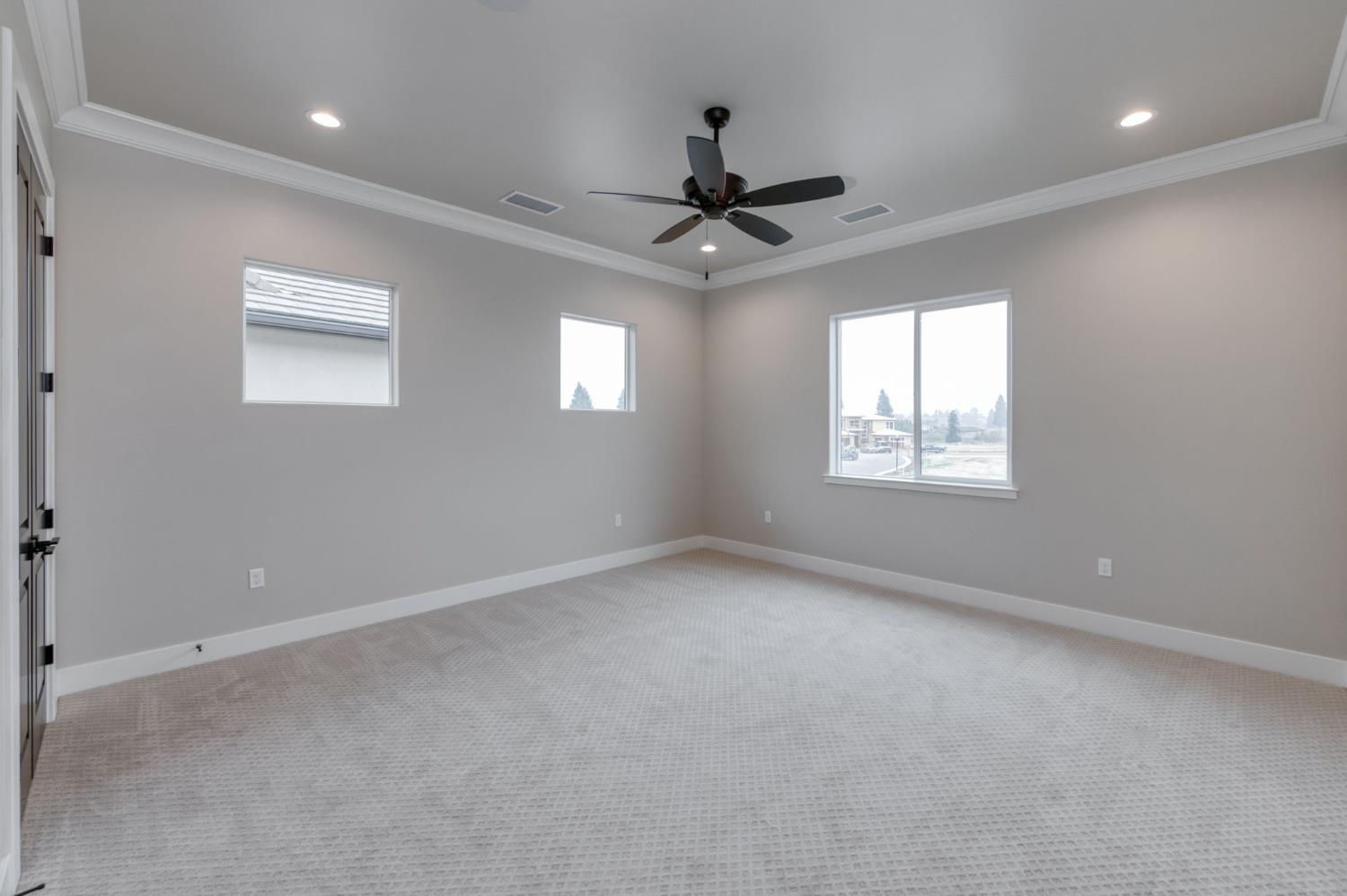 11637 N Trevino Ln, Fresno, CA 93730