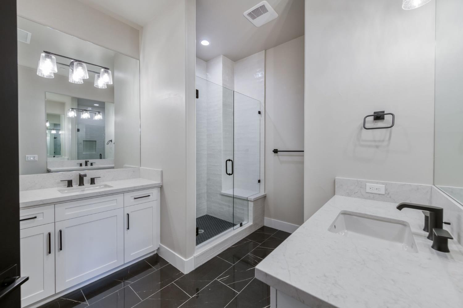 11637 N Trevino Ln, Fresno, CA 93730