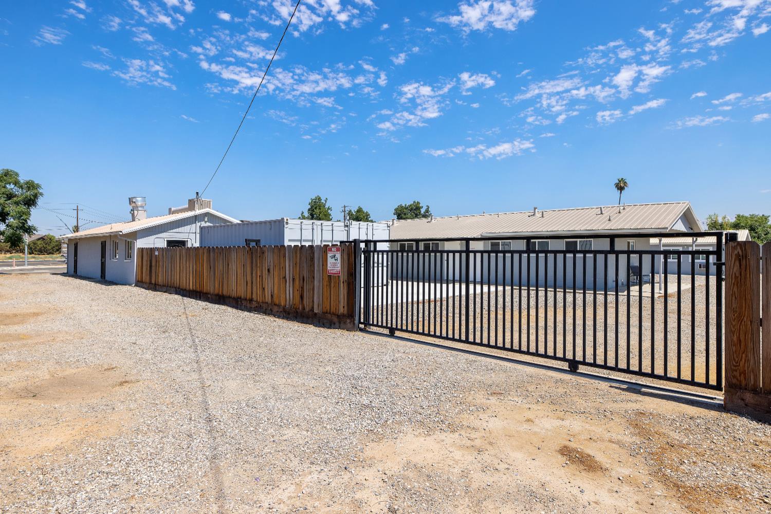 638 W Kern, Dinuba, CA 93618