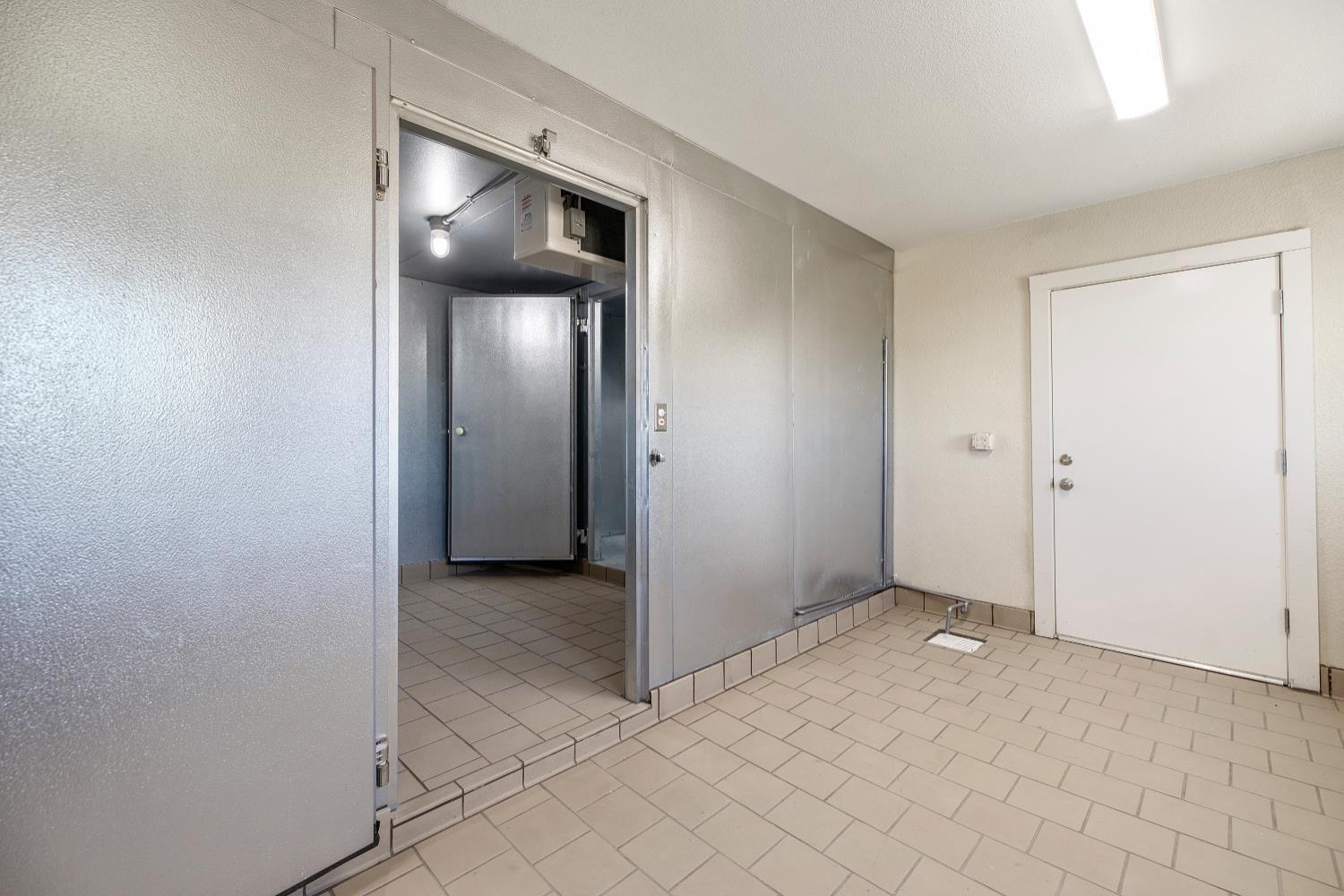 638 W Kern, Dinuba, CA 93618