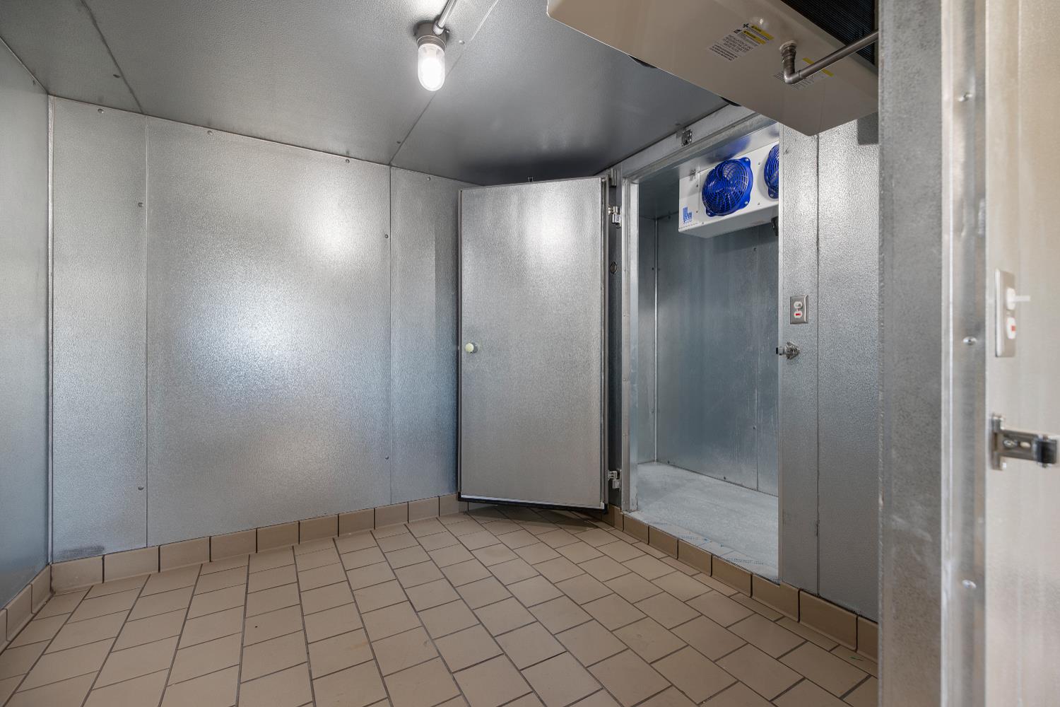 638 W Kern, Dinuba, CA 93618