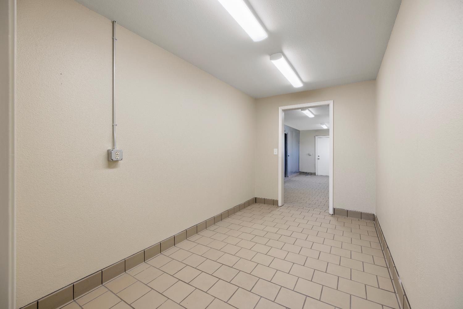 638 W Kern, Dinuba, CA 93618