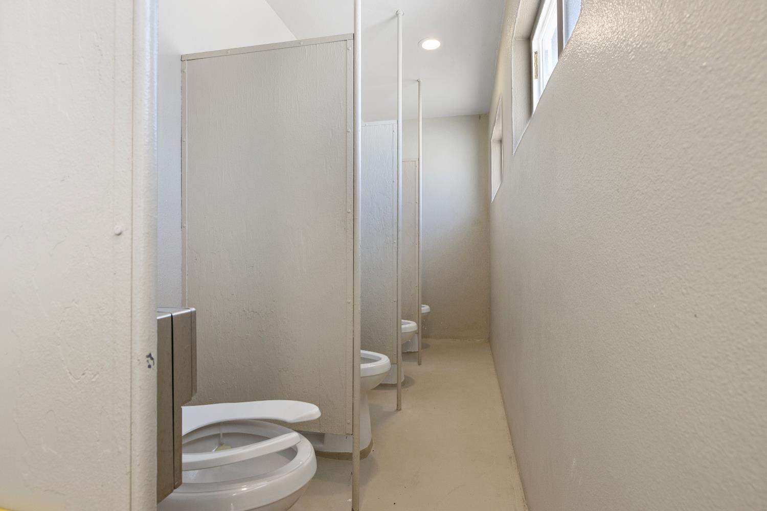 638 W Kern, Dinuba, CA 93618