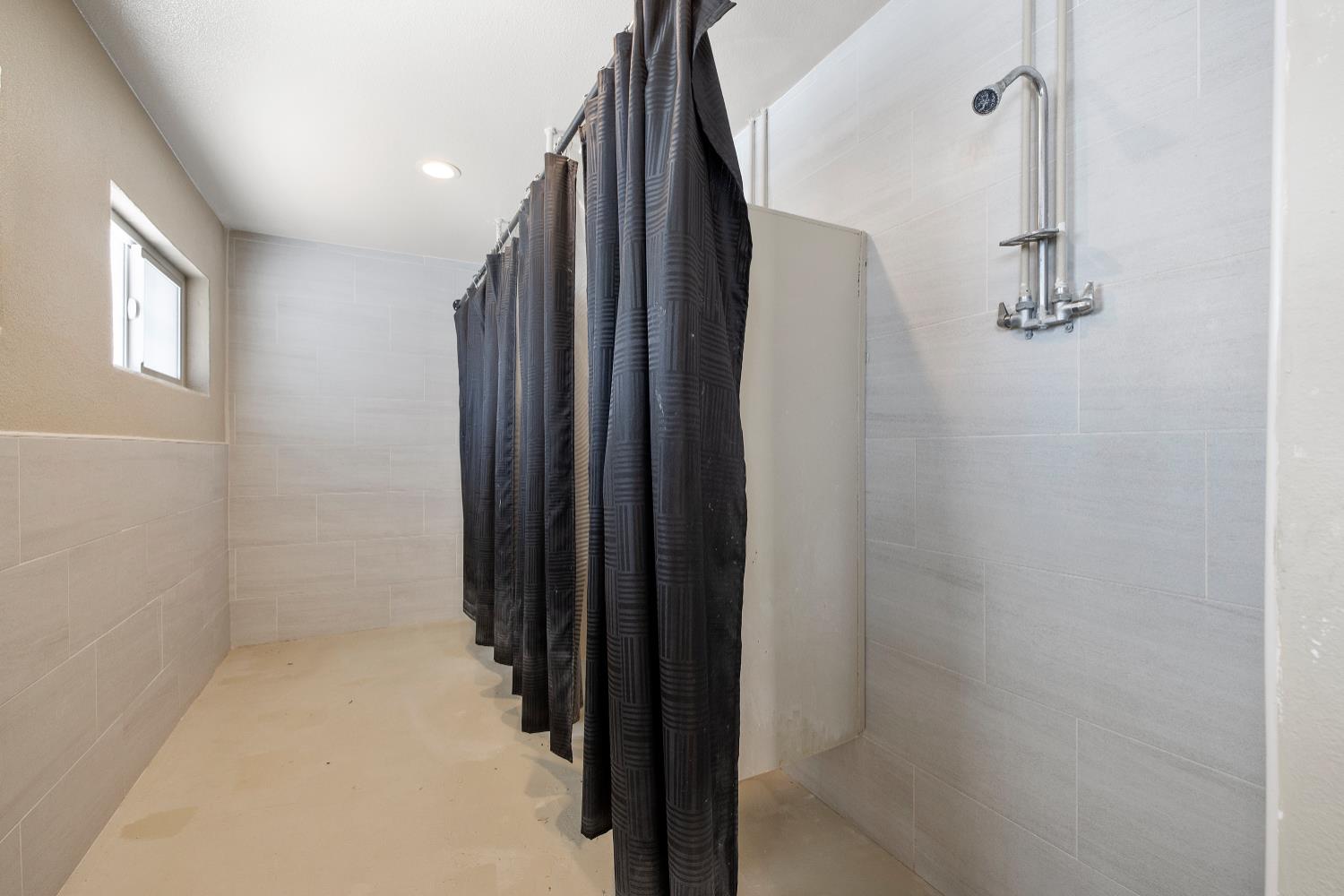 638 W Kern, Dinuba, CA 93618